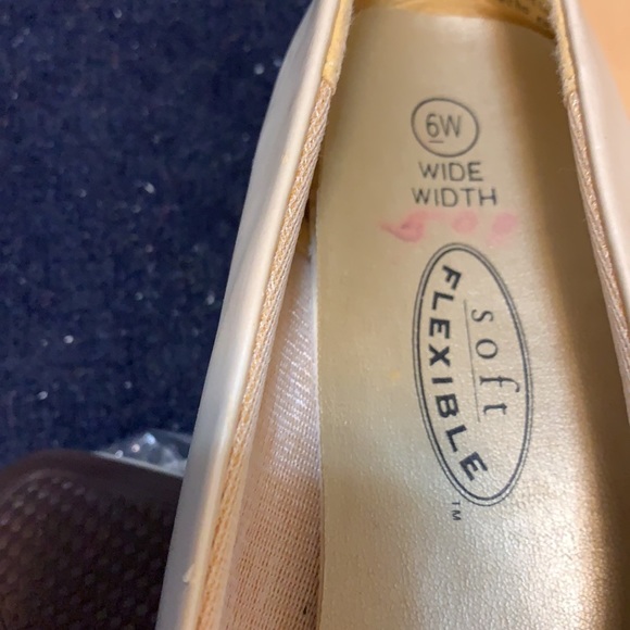 I ❤️Comfort leather WHITE PUMPS HEELS SZ 7.5 BRAZIL VINTAGE RETRO I LOVE COMFORT - Picture 9 of 16